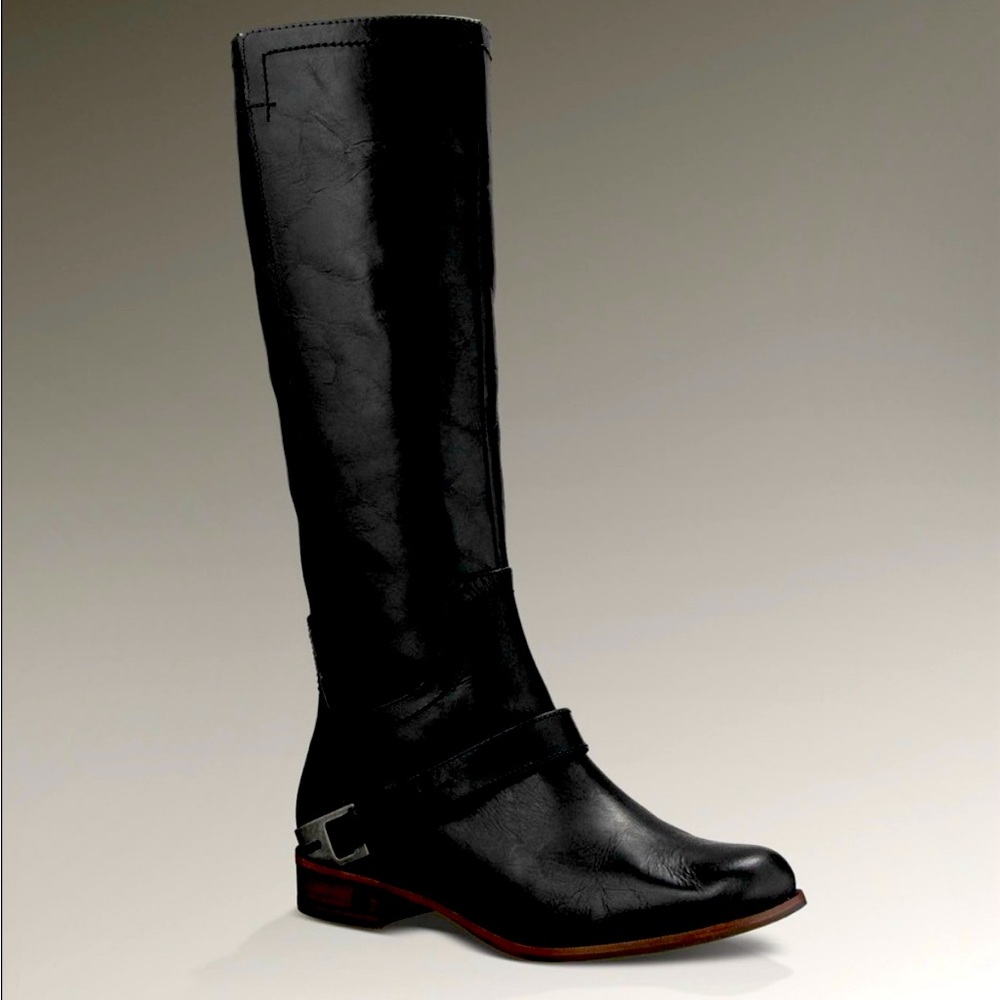 Condition: Excellent Used| Size: 9 | UGG® WOMEN'S CHANNING II BOOTS
